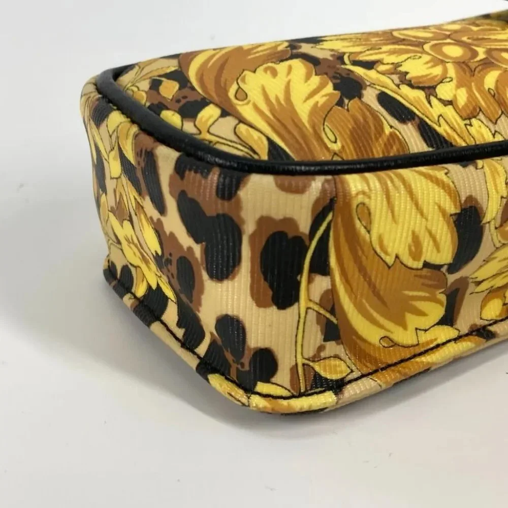Auth VERSACE Pochette bag vintage Leopard print Chain mobile case Shoulder Bag